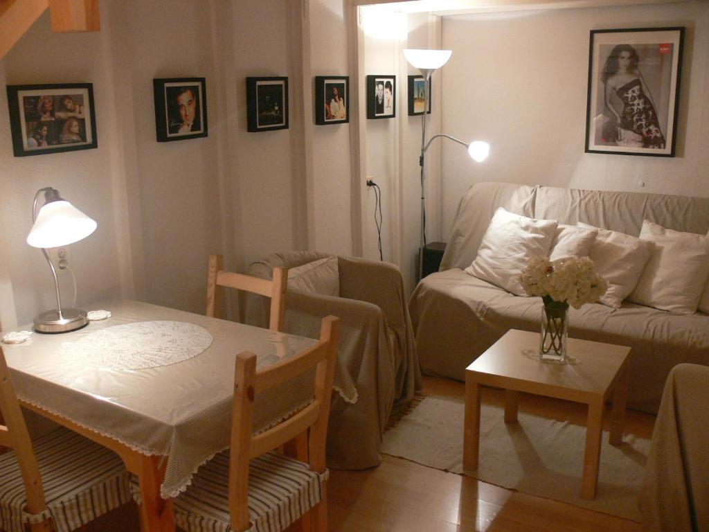 ファーストアパートメンツ イン シティ センター ブダペスト 部屋 写真