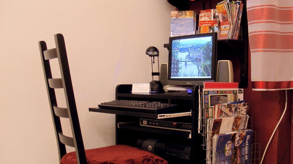 ファーストアパートメンツ イン シティ センター ブダペスト 部屋 写真